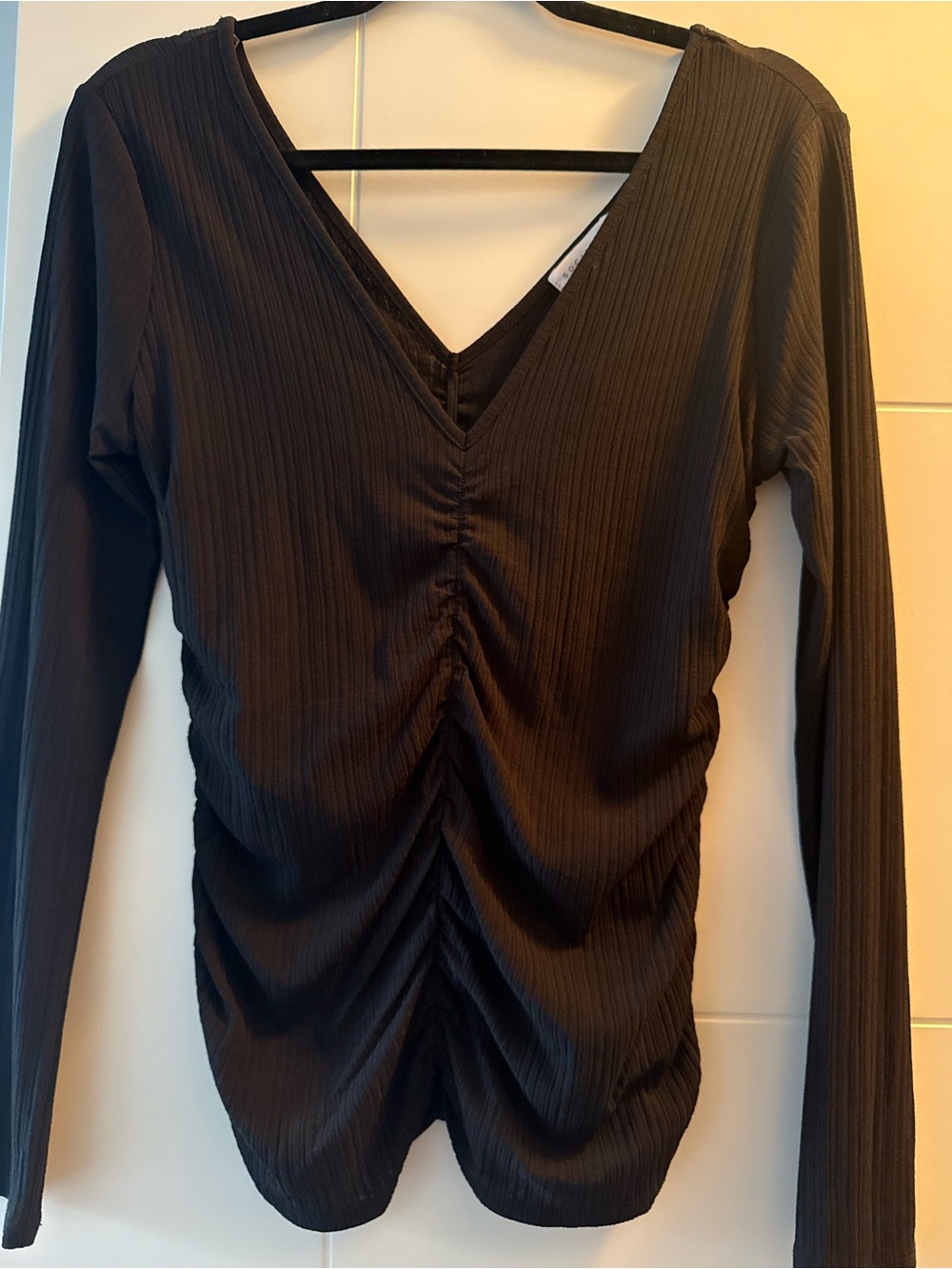 Socialite Black Long-Sleeve Ruched V-Neck Top